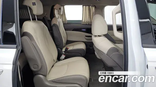 Kia Carnival 2022 — Фото 12/20