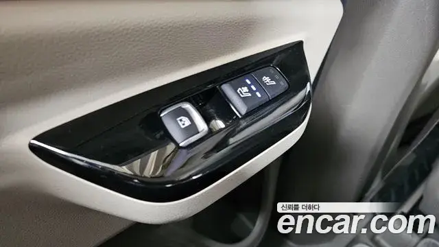 Kia Carnival 2022 — Фото 19/20
