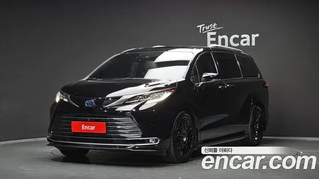Toyota Sienna 2023 — Şəkil 18/20