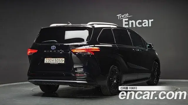 Toyota Sienna 2023 — Şəkil 19/20