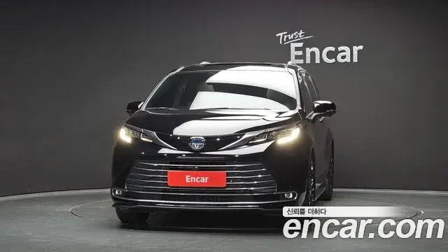 Toyota Sienna 2023 — Şəkil 12/20