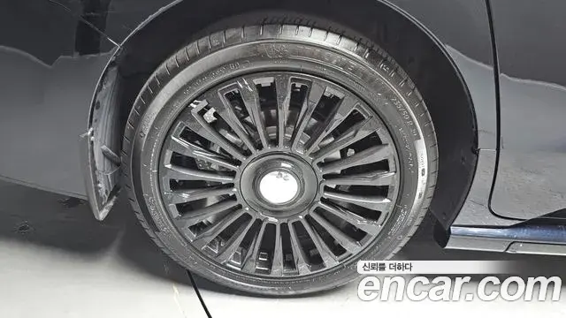 Toyota Sienna 2023 — Şəkil 13/20