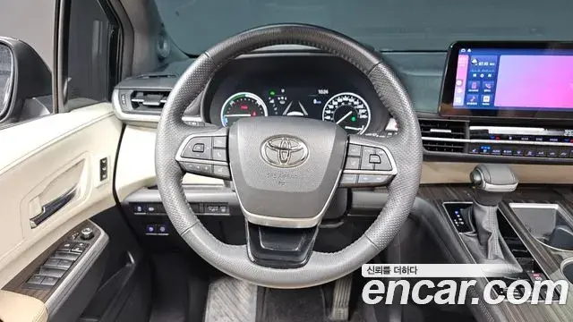 Toyota Sienna 2023 — Şəkil 20/20
