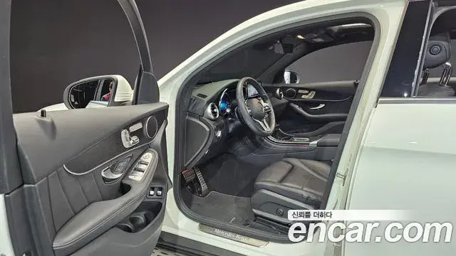 Mercedes-Benz GLC-Class 2020 — Photo 10/20
