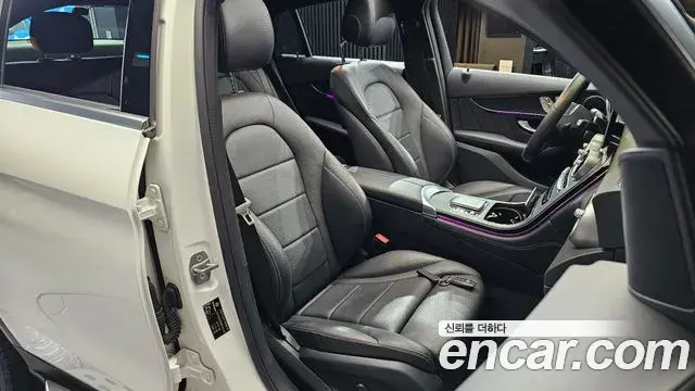 Mercedes-Benz GLC-Class 2020 — Photo 12/20