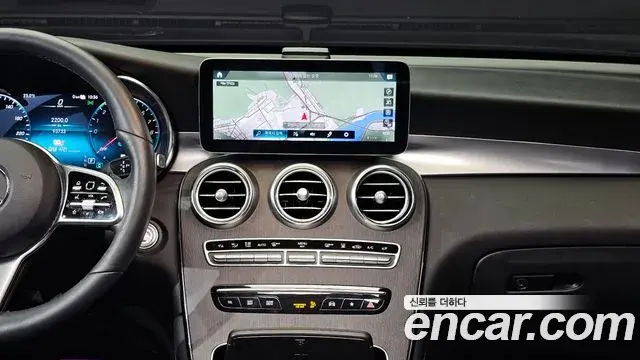Mercedes-Benz GLC-Class 2020 — Photo 14/20