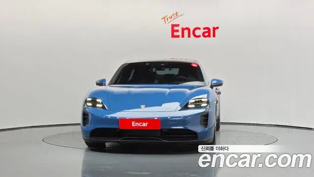 Porsche Taycan 2021 — Photo 12/40