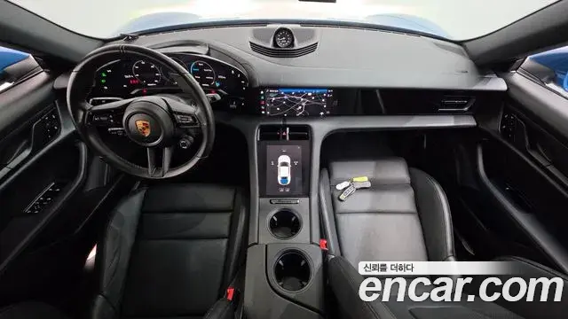 Porsche Taycan 2021 — Photo 19/40