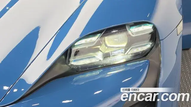 Porsche Taycan 2021 — Photo 30/40