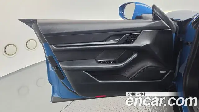Porsche Taycan 2021 — Photo 17/40
