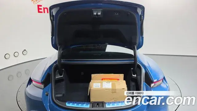 Porsche Taycan 2021 — Photo 25/40