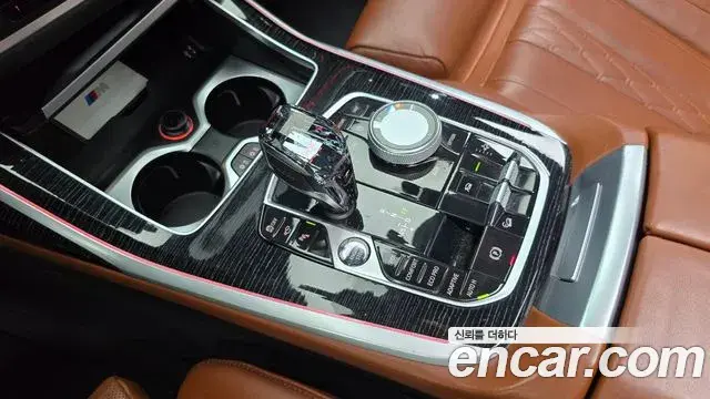 BMW X7 2021 — Фото 9/20