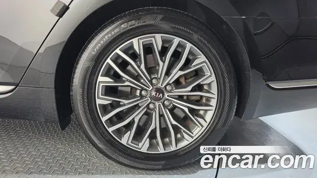 Kia The K9 2019 — Photo 17/33