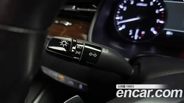 Kia The K9 2019 — Photo 13/33