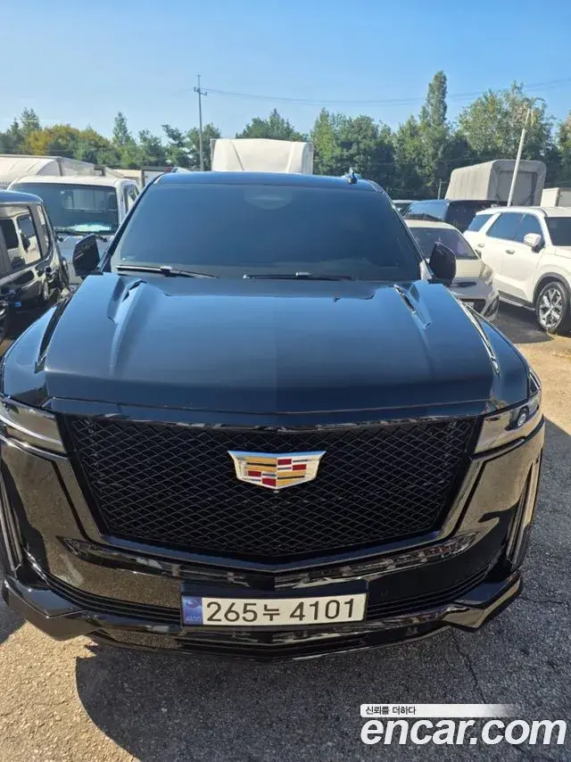 Cadillac Escalade 2023 — Фото 2/20