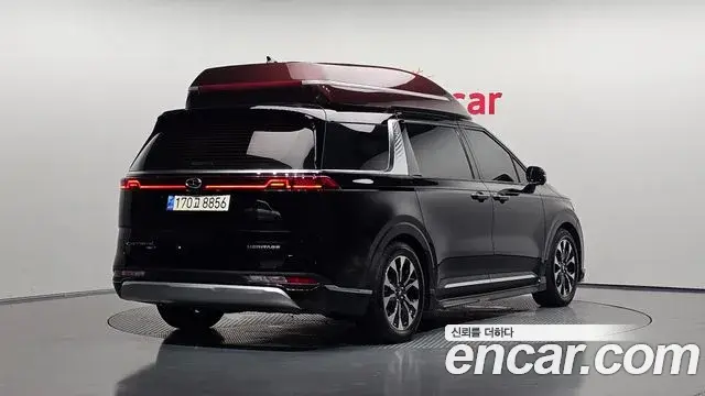 Kia Carnival 2021 — Фото 2/20