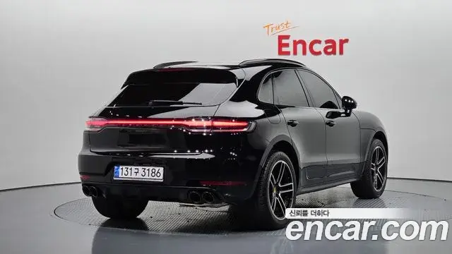 Porsche Macan 2020 — Фото 2/20
