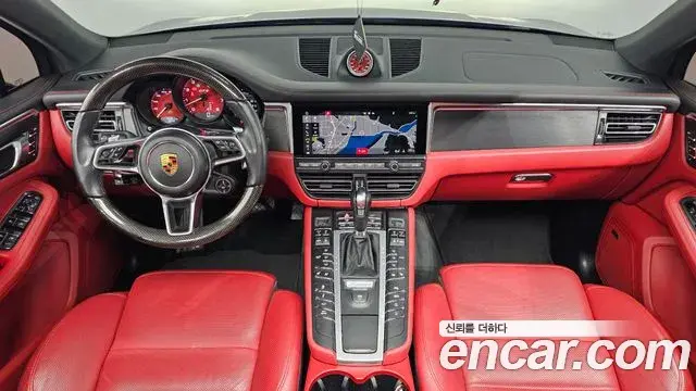 Porsche Macan 2020 — Фото 7/20