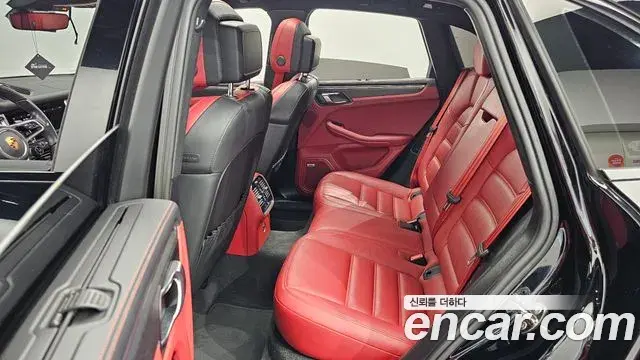 Porsche Macan 2020 — Фото 12/20