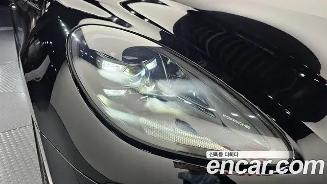 Porsche Macan 2020 — ფოტო 11/31
