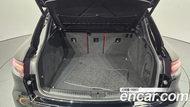 Porsche Macan 2020 — ფოტო 20/31