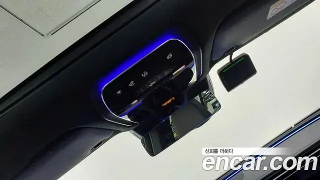Mercedes-Benz E-Class 2025 — Фото 17/17