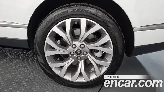 Land Rover Range Rover 2019 — ფოტო 19/34