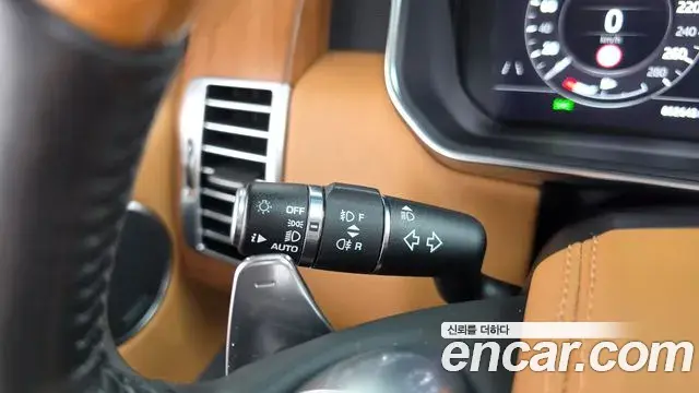 Land Rover Range Rover 2019 — ფოტო 27/34
