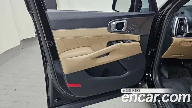 Kia Sorento 2025 — Şəkil 27/32