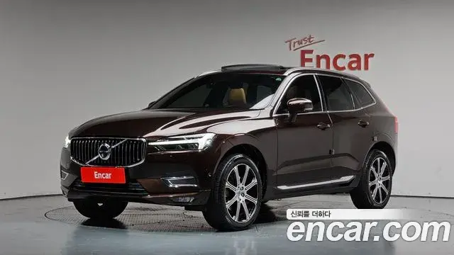 Volvo XC60 2021 — Фото 1/20