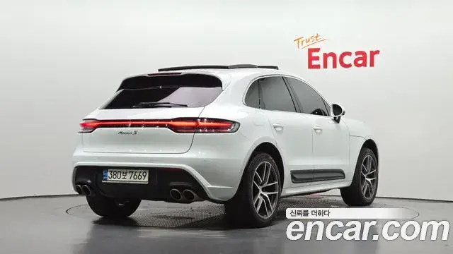 Porsche Macan 2022 — Фото 2/20