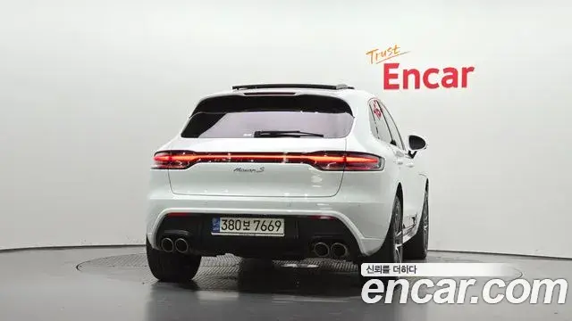 Porsche Macan 2022 — Фото 4/20