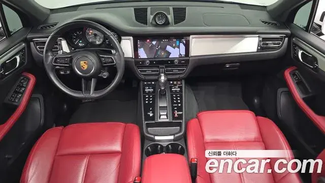 Porsche Macan 2022 — Фото 7/20