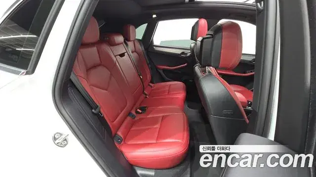 Porsche Macan 2022 — Фото 11/20