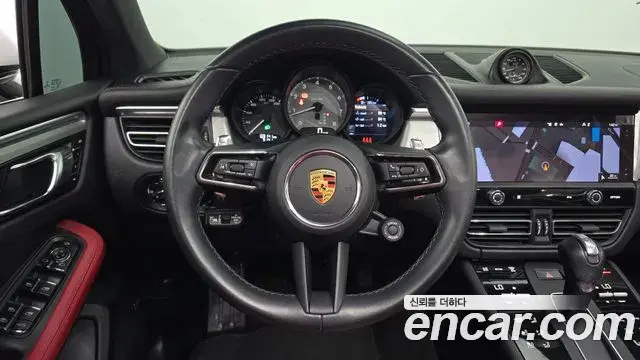 Porsche Macan 2022 — Фото 13/20