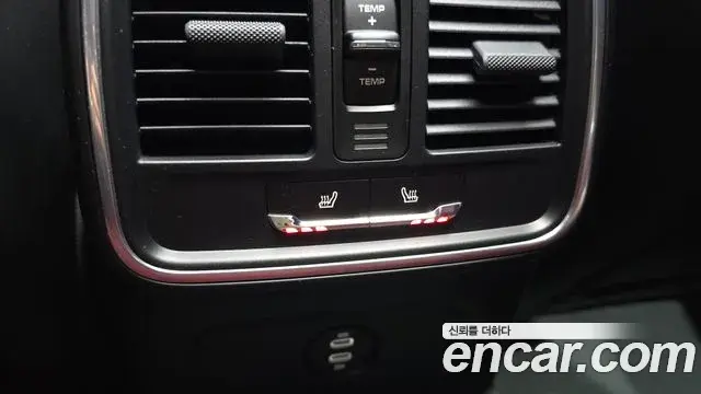 Porsche Macan 2022 — Фото 18/20