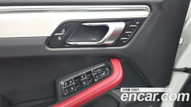 Porsche Macan 2022 — Photo 22/32
