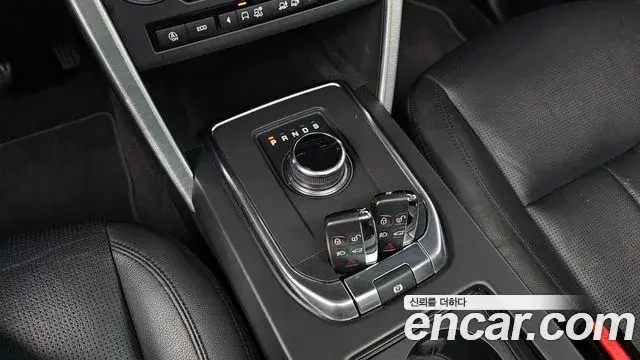Land Rover Discovery Sport 2019 — Фото 8/20