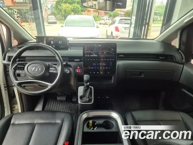 Hyundai Staria 2022 — Фото 4/15