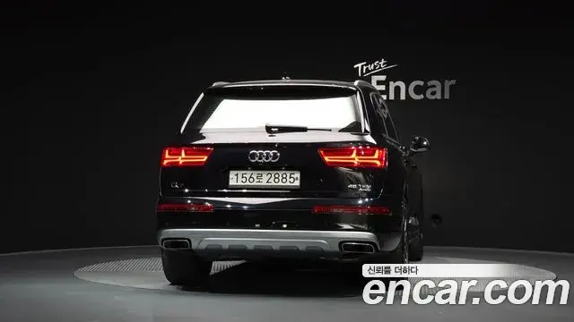 Audi Q7 2019 — Фото 4/20