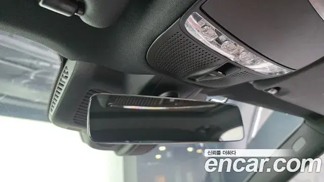 Mercedes-Benz E-Class 2023 — Photo 18/20