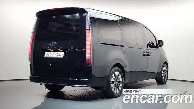 Hyundai Staria 2023 — Фото 2/20