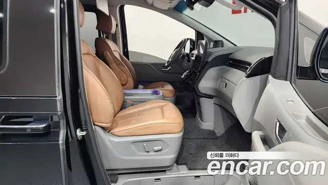 Hyundai Staria 2023 — Фото 11/20