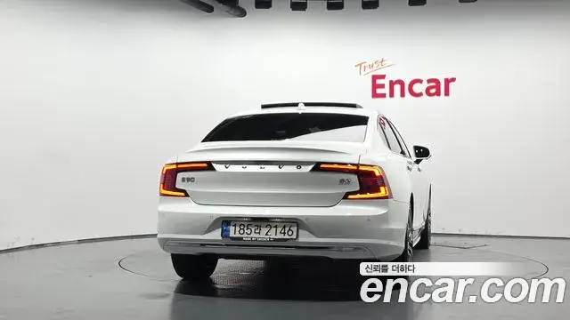 Volvo S90 2022 — Фото 4/20
