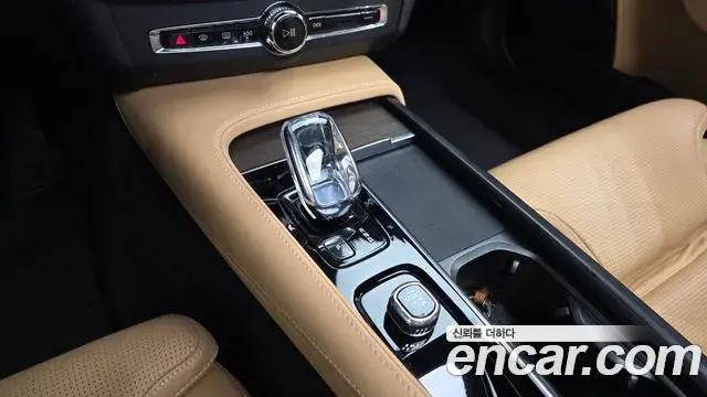 Volvo S90 2022 — Фото 9/20
