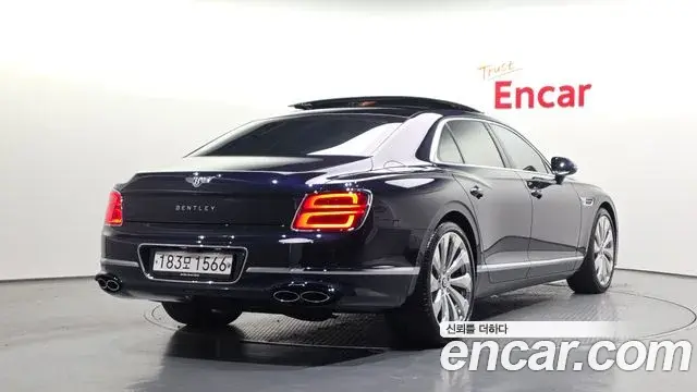 Bentley Flying Spur 2022 — Photo 9/37