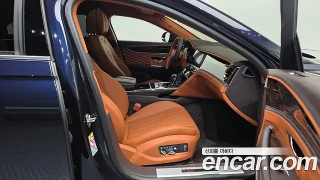 Bentley Flying Spur 2022 — Photo 31/37