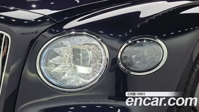 Bentley Flying Spur 2022 — Photo 14/37