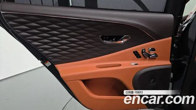 Bentley Flying Spur 2022 — Photo 35/37