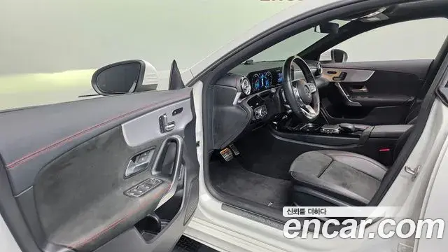 Mercedes-Benz CLA-Class 2020 — Фото 10/20
